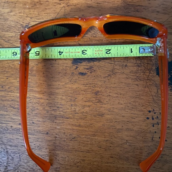 Salvatore Ferragamo Sunglasses and Case 2036-B - Picture 11 of 11